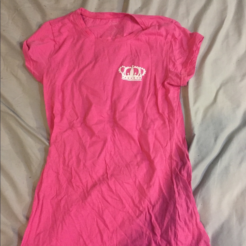 graphic tee